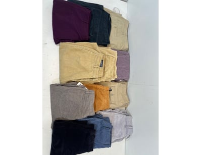 Entire Vintage Clothing Store Liquidation (ON11... - Lot 363