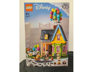 **UNRESERVED** LIFETIME COLLECTION OF LEGO PART... - Lot 806