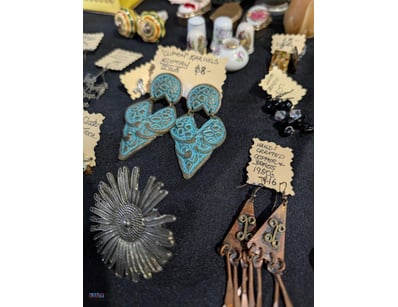 VINTAGE VANITY COLLECTION - GROOMING ACCESSORIES &...