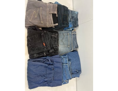 Entire Vintage Clothing Store Liquidation (ON11... - Lot 109