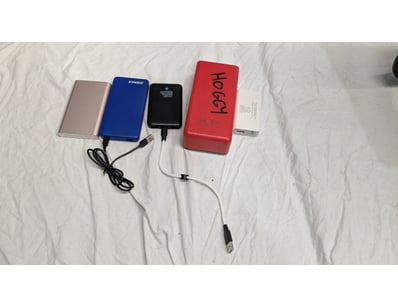 UNRESERVED Airport - Lost Property (A980) - Lot 642