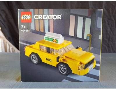 **UNRESERVED** LIFETIME COLLECTION OF LEGO PART... - Lot 131