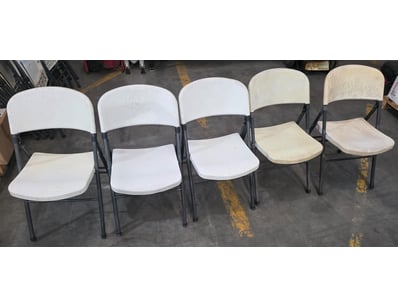 5x foldable plastic chairs

Open chair approxima...