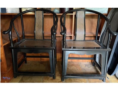 Antique black lacquer wooden horseshoe armchair se...
