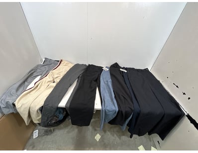 Entire Vintage Clothing Store Liquidation (ON11... - Lot 127