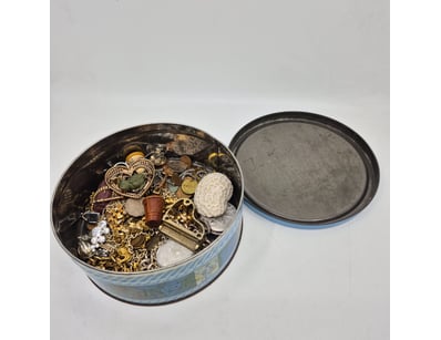 The Curio Collection (A985) - Lot 528