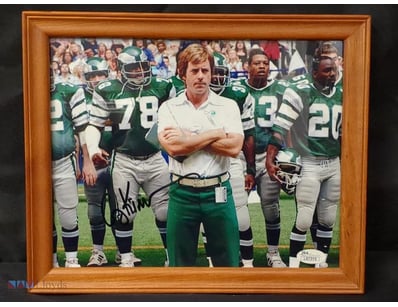 AUTOGRAPHED PHOTOGRAPH OF GREG KINNEAR.

Item Size...