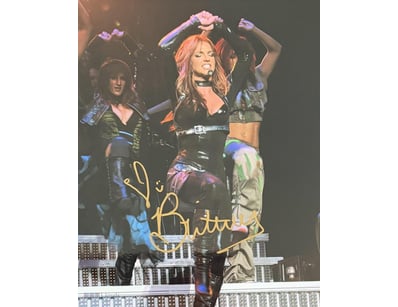 BRITNEY SPEARS SIGNED CONCERT PHOTO

Britney Spear...