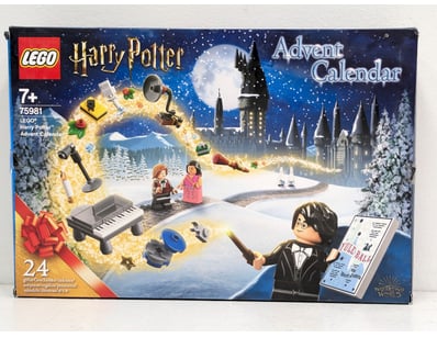 LEGO Harry Potter Advent Calendar (Set 75981). Thi...