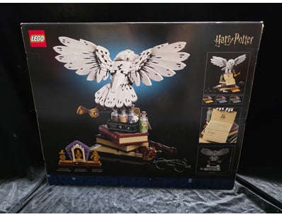 LEGO HARRY POTTER HEDWIG OWL SET 76391

Lego Har...