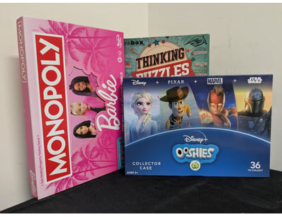 BOARD GAMES AND COLLECTIBLES BUNDLE - BARBIE MONOP...