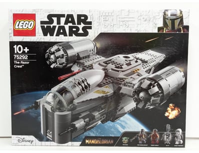 LEGO Star Wars set 75292 "The Razor Crest" from Th...