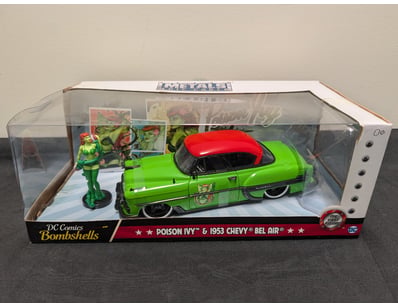 DC COMICS BOMBSHELLS POISON IVY & 1953 CHEVY BEL A...