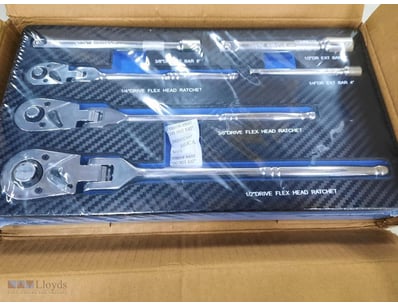 Ratchet set in box.

SOLD AS LOT.

