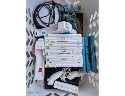 Nintendo Wii & Wii U Video Gaming Console Bulk Lot...