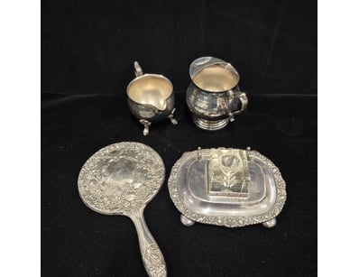 Curios & Collectables (A977) - Lot 7560