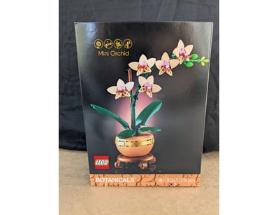 **UNRESERVED** LIFETIME COLLECTION OF LEGO PART... - Lot 362