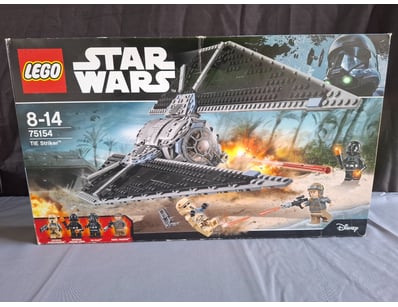 **UNRESERVED** LIFETIME COLLECTION OF LEGO PART... - Lot 255