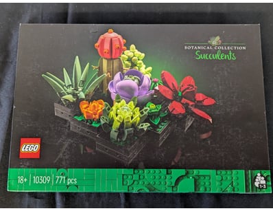 **UNRESERVED** COOKIE'S LIFETIME COLLECTION OF ... - Lot 506