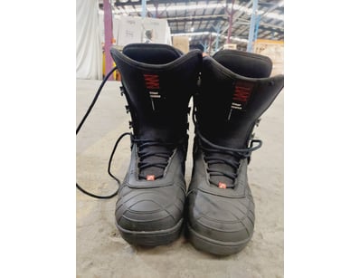 Head Next Edge men's ski boots.
Size: US 7


