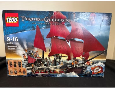 **UNRESERVED** LIFETIME COLLECTION OF LEGO PART... - Lot 606