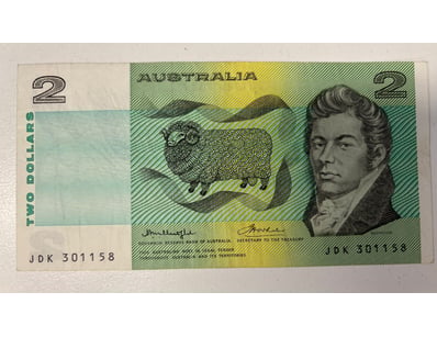 AUSTRALIAN TWO DOLLAR NOTE, 

R86C (F), CV-$10
...