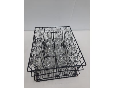 Bar wine glasses.

Quantity: 20 per rack.

BID...