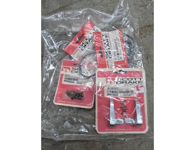 <p><strong>Vent Window Handles and Weatherstrip - ...