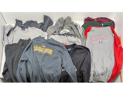 Entire Vintage Clothing Store Liquidation (ON11... - Lot 205