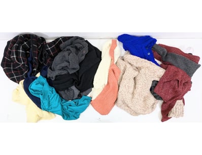 Entire Vintage Clothing Store Liquidation (ON11... - Lot 320