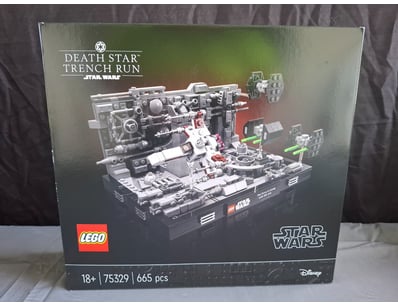 **UNRESERVED** LIFETIME COLLECTION OF LEGO PART... - Lot 232