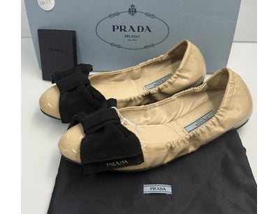 Luxury Pawnbroker Christmas Sale PART 1 (A984) - Lot 388