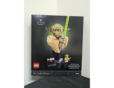LEGO STAR WARS YODA BUILDABLE FIGURE SET 75438

...