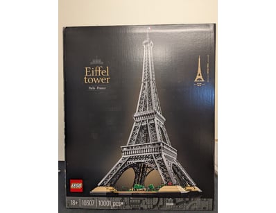 **UNRESERVED** LIFETIME COLLECTION OF LEGO PART... - Lot 718