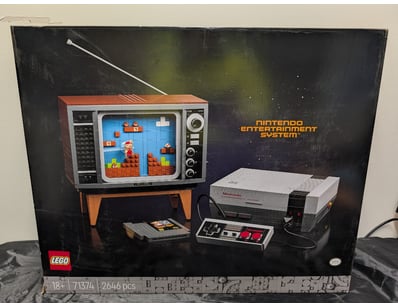 **UNRESERVED** LIFETIME COLLECTION OF LEGO PART... - Lot 338