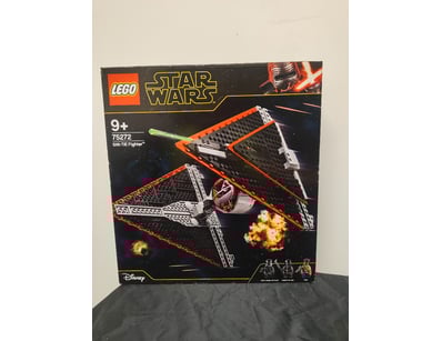 **UNRESERVED** LIFETIME COLLECTION OF LEGO PART... - Lot 255