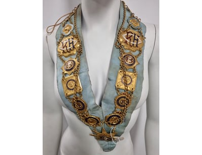 ROYAL MASONIC REGALIA CHAIN COLLAR WITH GOLD MEDAL...