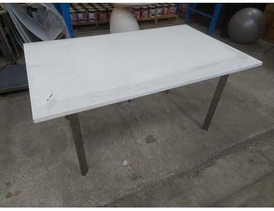 Table, Timber Style, White Finish

Dimensions H:...