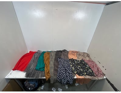 Entire Vintage Clothing Store Liquidation (ON11... - Lot 132