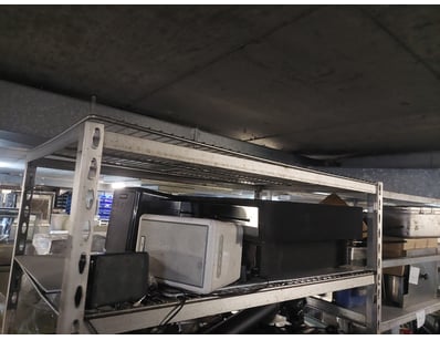 Lot comprising mixed electronic equipment and IT h...