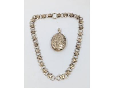 GOLD PLATED BOOCK CHAIN WITH PENDANT


583010+2...