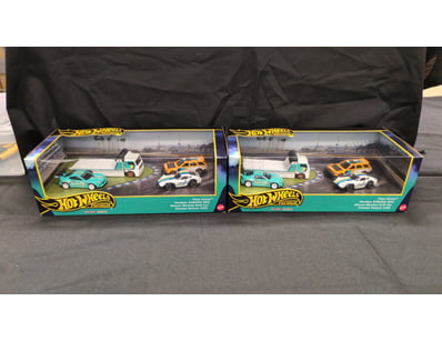 2X HOT WHEELS PREMIUM BOXED CAR SET INCLUDING FLEE...