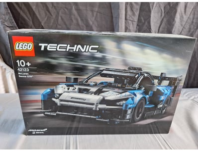 **UNRESERVED** LIFETIME COLLECTION OF LEGO PART... - Lot 159