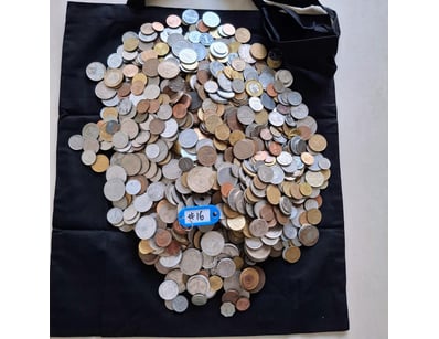 Banknotes & Coins (A985) - Lot 4015