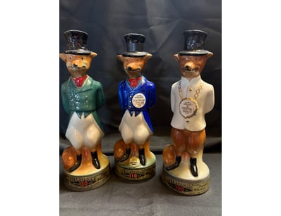 VINTAGE JIM BEAM BEAMS TROPHY CERAMIC DECANTER SET...