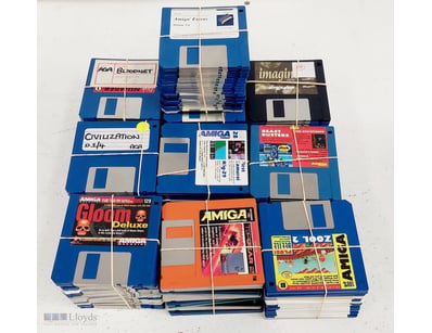 AB: Bulk lot of 200x Amiga 3.5" Floppy Disks

200 ...