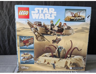 **UNRESERVED** LIFETIME COLLECTION OF LEGO PART... - Lot 137