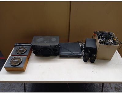 Home Entertainment, Audio & Computers (SA989) - Lot 4622