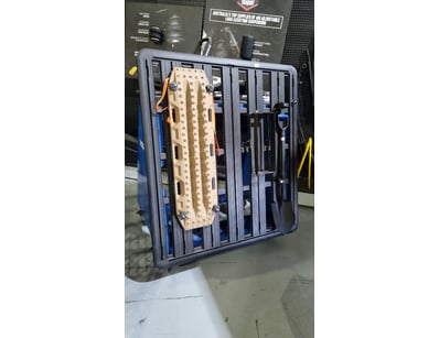 MOSTLY UNRESERVED 4x4 WORKSHOP BUSINESS CLOSURE L... - Lot 8