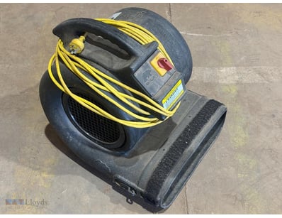 B-Air Blower/Fan, Grizzly Power, Black

VOLTAGE:...